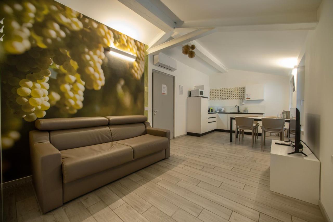 Cityu - Grazioli 27 Trento Centro Con Parcheggio Privato Gratuito エクステリア 写真